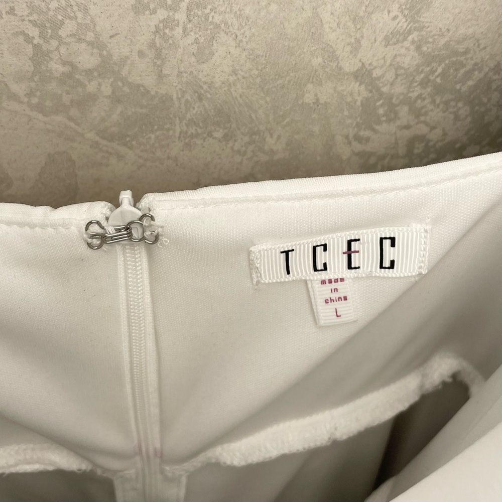 TECE tired ruffle dress with color trim - Picture 7 of 7